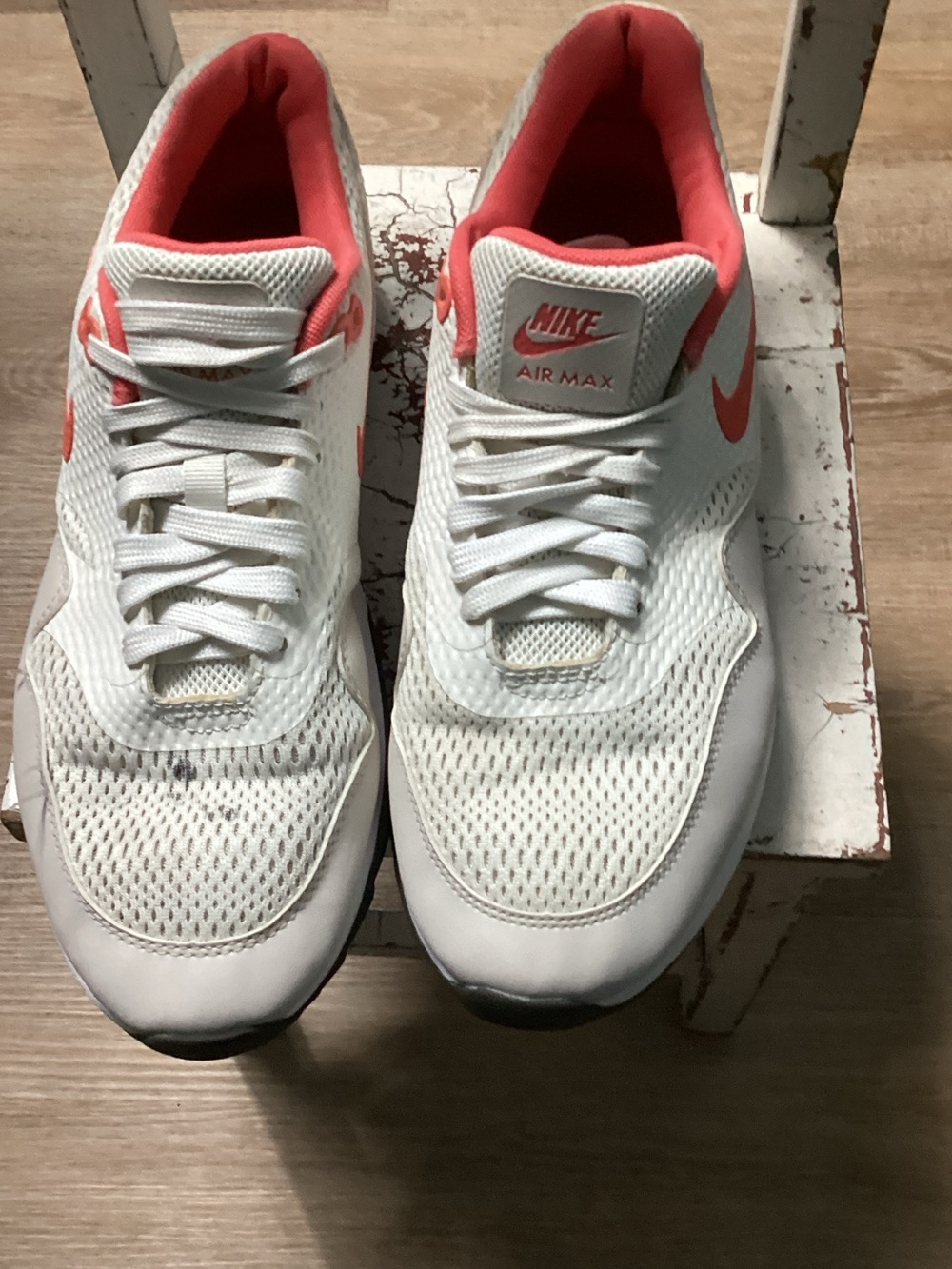 Nike  BolrWhite Sneakers with Coral Accents Sz9